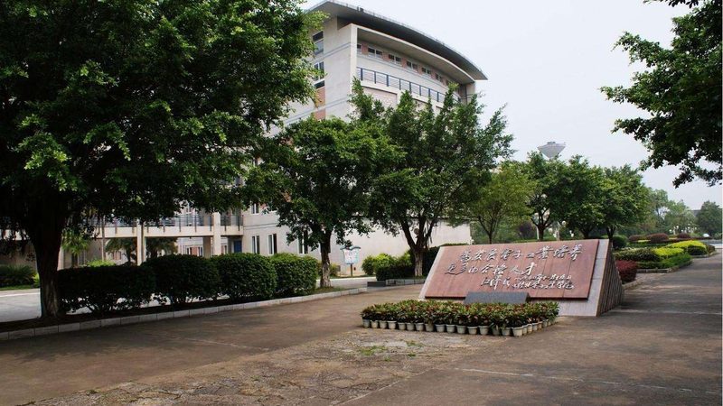 成都电子配件批发市场一平方价格解析