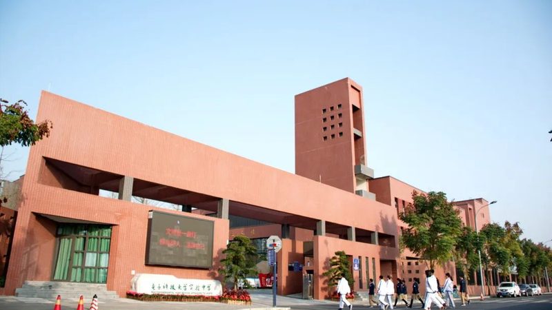 光伏二极管漏电问题的成因及解决方案